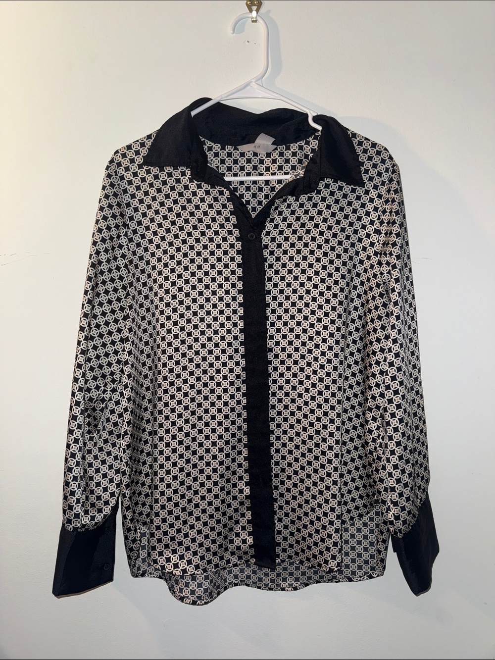 H&M Black & White Geometric Button-Down Blouse